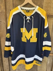 Maglia Hockey su Ghiaccio Michigan Wolverines Mais e Crest Cucito Blu Taglia Uomo XL - Foto 1 di 5