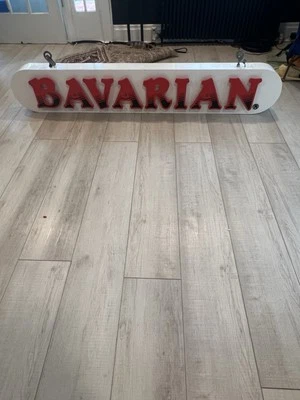 "Letrero publicitario grande colgante de cerveza o pretzels bávaros con marco de metal de 72"" de largo" Foto 1 de 4