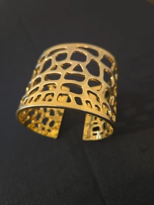 Hermosa PULSERA BRAZALETE PAULA ABDUL CHAPADO EN ORO Gruesa AMPLIA Recortada Foto 1 de 4