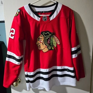 Chicago Blackhawks Jersey Alex DeBrincat Adidas Youth XL - Picture 1 of 2