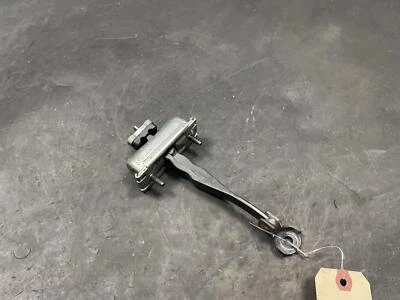 Tapón de retención de bisagra de puerta delantera derecha Ford Explorer 2018 BB5Z-7823552-A 2011-2019 Foto 1 de 4