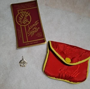 14k Gold Pendant w/ Word "Hawaii" Pendant From MAUI Store ..05 - Picture 1 of 5