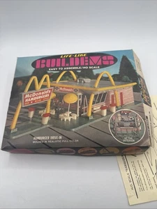 McDonalds's Ho Building realistico raro non assemblato in scatola originale scatola aperta S359k - Foto 1 di 13