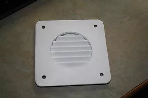 NUEVA VENTILACIÓN RV PARA CAJA DE BATERÍAS 4 1/4" x 4 1/4 - Imagen 1 de 2