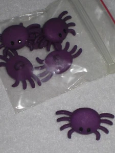 PRIMITIVE 6 HALLOWEEN PURPLE SPIDER PLASTIC NOVELTY SHANK BUTTONS 1" - Picture 1 of 1