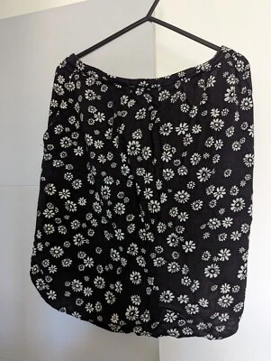 H&M Black With White Flowers Mini Skirt With Pockets Size 46/18 - Image 1 of 2