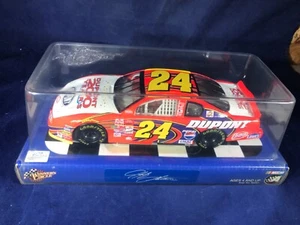 B2-4 JEFF GORDON #24 DUPONT 200 YEARS 2001 CHEVY MONTE CARLO - Picture 1 of 6