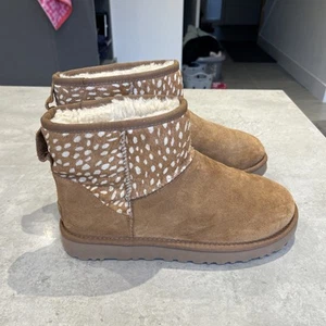 UGG Damen Classic Mini Idyllwild Chestnut Animal Print Stiefeletten 1098072 UK8 - Bild 1 von 9