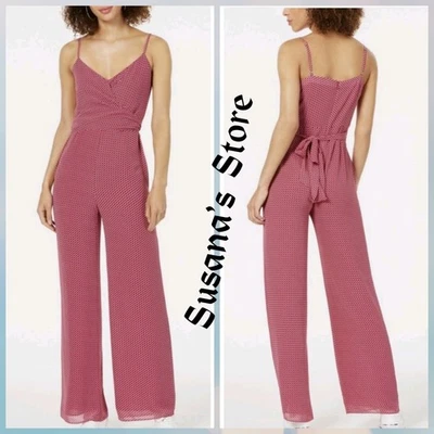 MACACÃO NOVO COM ETIQUETAS MICHAEL KORS TAMANHO L ESTAMPA GOLA V CINTURA AMARRADA PERNA LARGA US$ 155,00 - Imagem 1 de 4