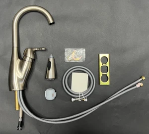 Grifo de cocina abatible de arco alto de una manija Moen 7599CSL Medora en cromo - Imagen 1 de 20