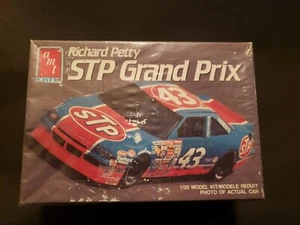 AMT Ertl #6728 Richard Petty STP Grand Prix 1/25 model kit - Picture 1 of 2