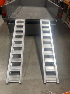 2.0 T Flat Bar Alloy Loading Ramps 1.8 m long - Trailer Ramps - Pin - Picture 1 of 7
