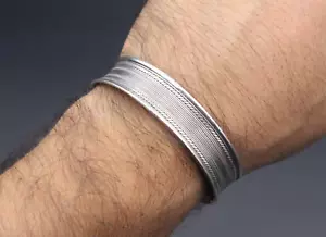 Pulsera de plata de ley 925K, brazalete ancho tallado, brazaletes hechos a mano, - Imagen 1 de 13
