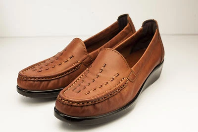 SAS Weave 7.5 Slim Brown Chesnut Loafers Women's Slip-On Shoe - Image 1 of 4