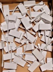 Apple Lightning to VGA Adapter model MD825AM/A A1439 **Lot of 25**