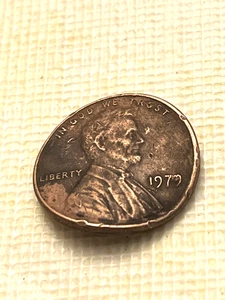 1979 No MInt 1 c Lincoln Penny - Bent and other Errors!! - Picture 1 of 8
