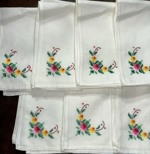 7 Vintage bestickte Leinen Servietten Kreuzstich 15x15" rosa & gelb Blumen - Bild 1 von 14
