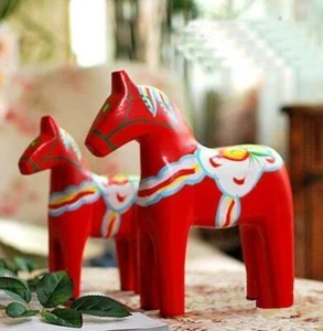 2x Schweden Pferd Dalapferd Holzpferd Figuren Dekofigur Statue Ornament Rot DE - Bild 1 von 5