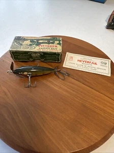 Vintage Pflueger Neverfail 3 T Chub Finish Minnow Box/Anleitung - Bild 1 von 15
