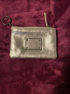 Kenneth Cole’s Key Pouch Silver Leather - Picture 1 of 6