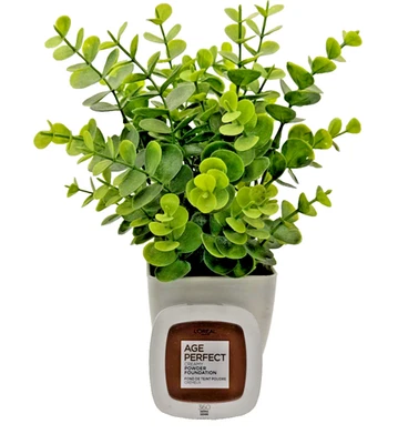 L’Oreal Paris Age Perfect Creamy Pressed Powder Foundation – Sienna – New - Image 1 of 4