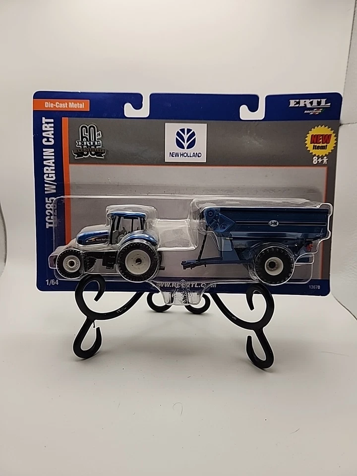 Tractor New Holland TG285 con carro de granos J&M de Ertl escala 1/64 Foto 1 de 2