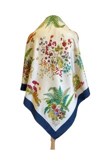 Y2#Gucci Accessory Collection Silk Scarf Botanical Floral Print Navy Border - Picture 1 of 7