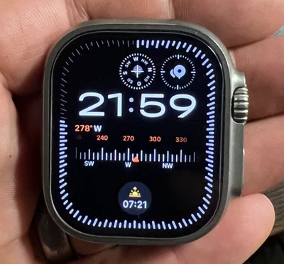 Apple Watch Ultra 49mm Titangehäuse mit Grün Alpine Loop Armband M GPS +Cellular - Bild 1 von 4