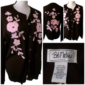 Bob Mackie Strickjacke Pullover XL dunkelbraun rosa Blumen erhaben bestickt neu - Bild 1 von 9