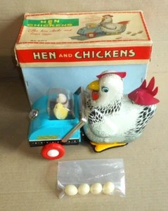 Vintage tin battery toy CHINA - ME 603 HEN & CHICKENS boxed w. eggs & work - 60s - Picture 1 of 18