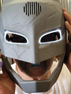 2015 BATMAN MASK WORKING Mattel Light up/Talking/Voice Changing Mask - Image 1 of 4