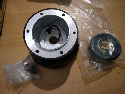 Seat Ronda Hub Steering Wheel Luisi - Image 1 of 3