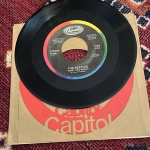 THE BEATLES - Twist and Shout / There’s A Place 45 RPM - Foto 1 di 2