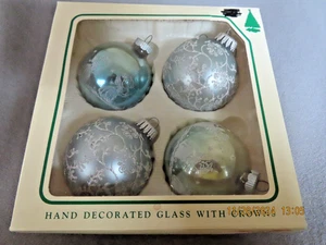 KREBS HANDVERZIERTE GLASORNAMENTE 4ER SET - 2 MIT ENGELN & 2 GLITZER BLUMEN - Bild 1 von 6