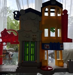 Fisher-Price Imaginext Gotham City Center Hotel and Bank Playset DC Batman VTG - Picture 1 of 18