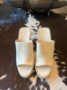 Scarpa Vince Camuto Brissa in pelle con zeppa a mulo taglia 11M bianco crema **NUOVA ** - Foto 1 di 5