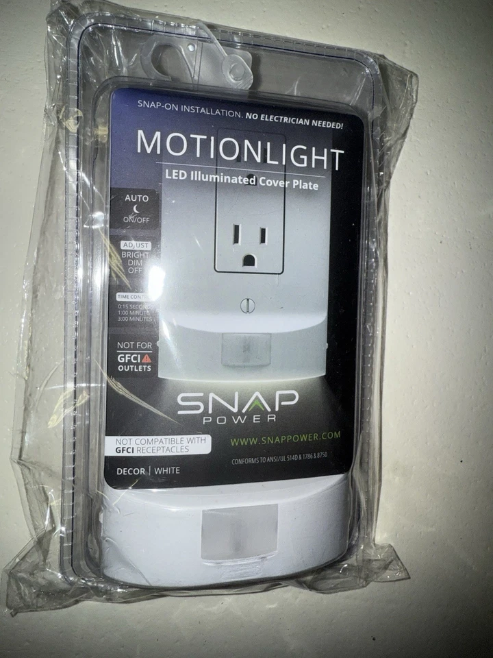 SnapPower MotionLight 1-Gang Decorative Wall Plate White O1ML-CWH-SM21