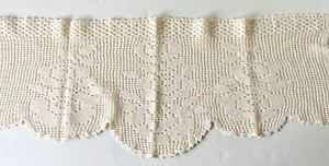 Vintage Floral/Rose Dresser Scarf Ecru Filet Hand Crocheted Lace 31x12 - Picture 1 of 3