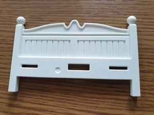 Playmobil Ersatzteil Bett Bettrücken, weiß Nr. 3317300 - Bild 1 von 2