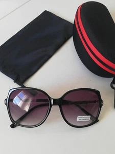 Genuine Tommy Hilfiger Black Frame Sunglasses 100% UV Protection New. - Picture 1 of 11