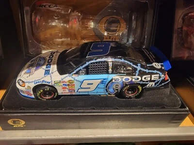 2004 Kasey Khane #9 Dual AUTOGRAPHED MOPAR - 1/24 Elite Dodge Intrepid  - Image 1 of 4