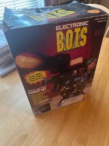 Electronic B.O.T.S Multi-Action COMBAT-BOT in Box! 1992 Toy Biz Robot New - Picture 1 of 13