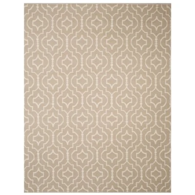 SAFAVIEH Montauk MTK722A Handwoven Grey / Ivory Rug - Image 1 of 4