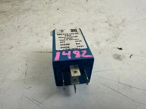 Porsche Boxster Wiper Intermittent Relay 986 97-04 OEM 986.615.103.00 - Picture 1 of 5