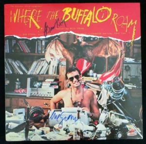Die Laserdisc "Where The Buffalo Roam" signiert von Bruno Kirby & Rene Aubergonois - Bild 1 von 2