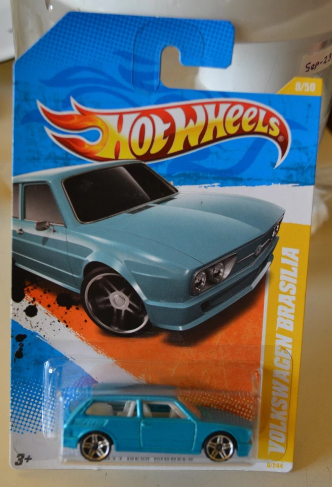 Hot Wheels VOLKSWAGEN Brasilia VW Diecast 2011 Models on Card