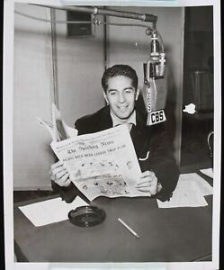 1958 Phil Rizzuto CBS Radio "Sports Time" 8x10" Press Photo