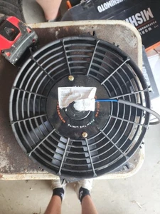 Ventilador de refrigeración radiador eléctrico delgado Mishimoto MMFAN-12 12 pulgadas negro 12 V solo nuevo de stock - Imagen 1 de 9