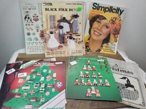 Black Folks Dolls Simplicity Cross-stitch Christmas Patterns Books Magazine Lot - Picture 1 of 17