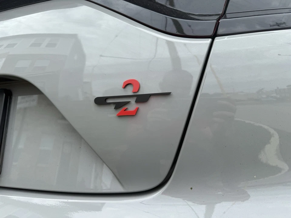 Juego de letras de insignia Kia Stinger GT2 (hechas a medida) Foto 1 de 1